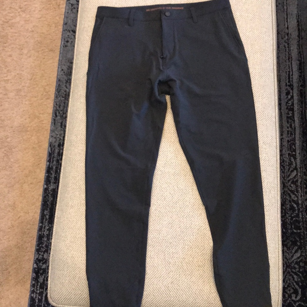 Men’s Rhône Joggers Size 34